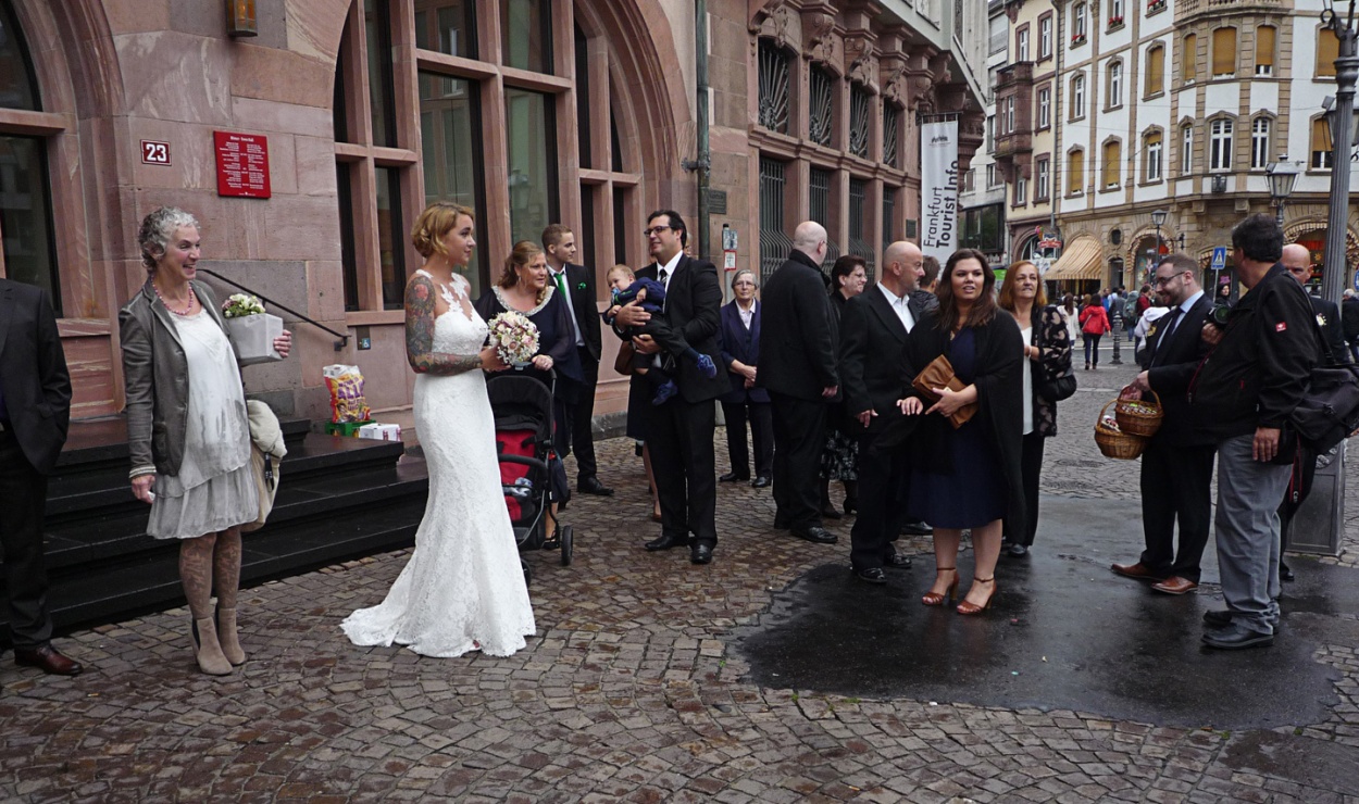 "Boda en un barrio de Amsterdam" de Ricardo S. Spinetto