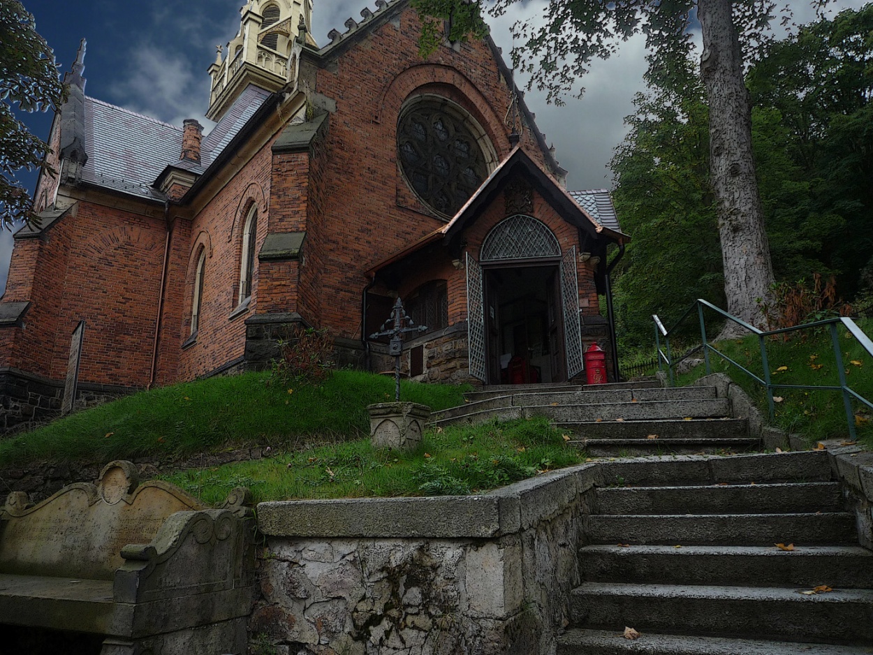 "Iglesia en Karlovy Vary" de Ricardo S. Spinetto