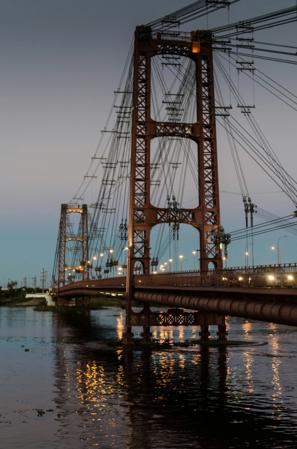 "Puente colgante" de M. Angeles Colla