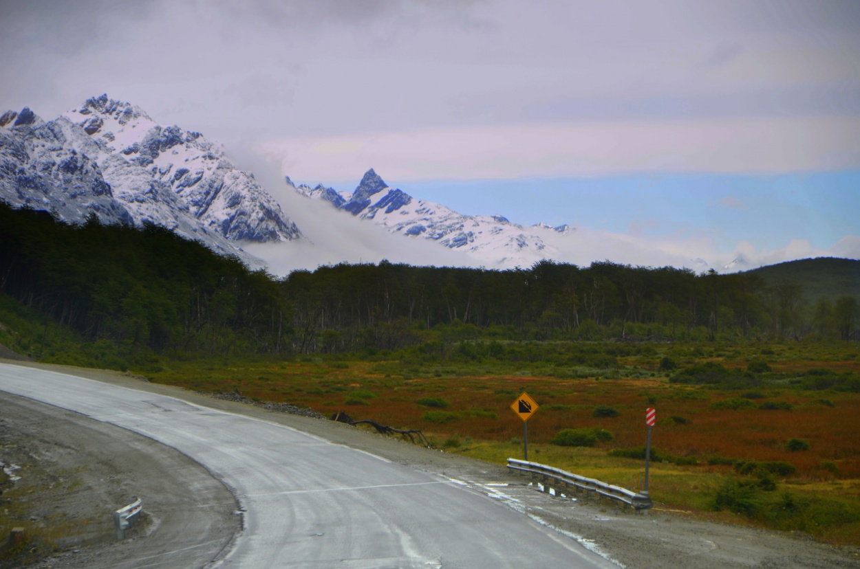 "Faldeo Atlantico de la Cordillera Fueguina" de Jose Torino