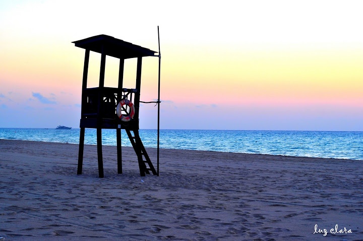"amanece en la playa" de Clara Aflallo
