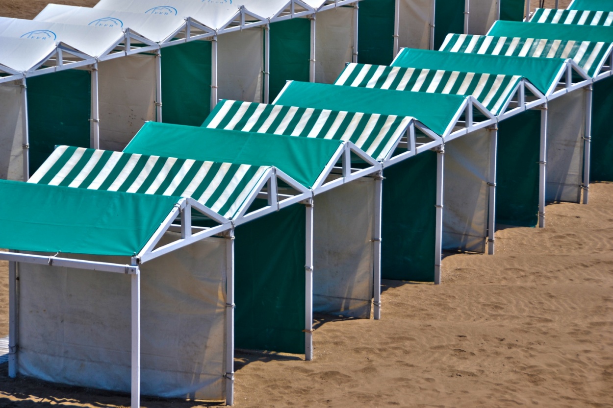 "Carpas de Mar del Plata" de Carlos D. Cristina Miguel