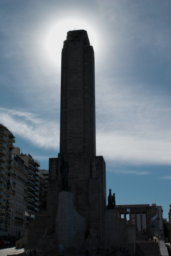 "Monumento a la bandera I" de Julio Gustavo Vergara