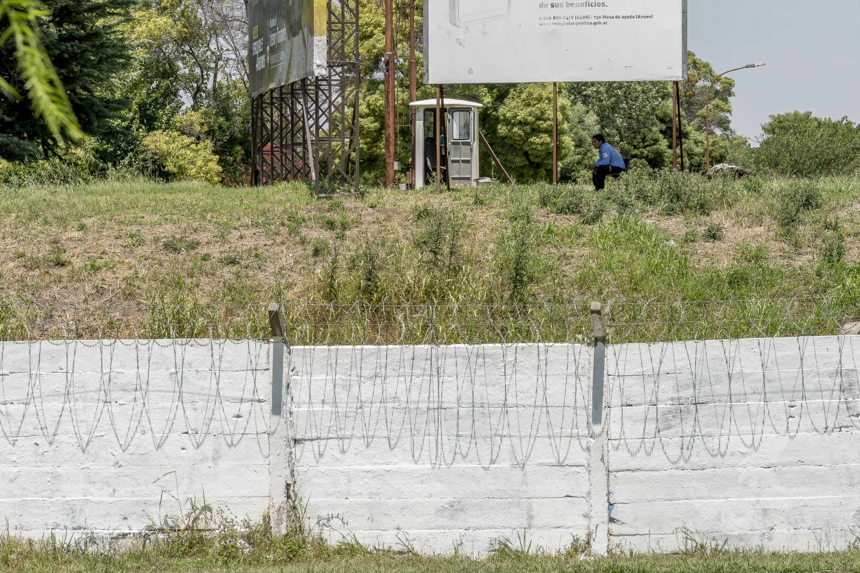 "Seguridad alambrica" de Nacho Murugarren