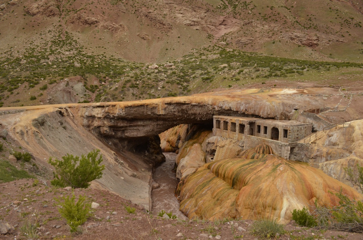 "Puente del Inca Mendoza un oasis en un desierto." de Ismael Minoves