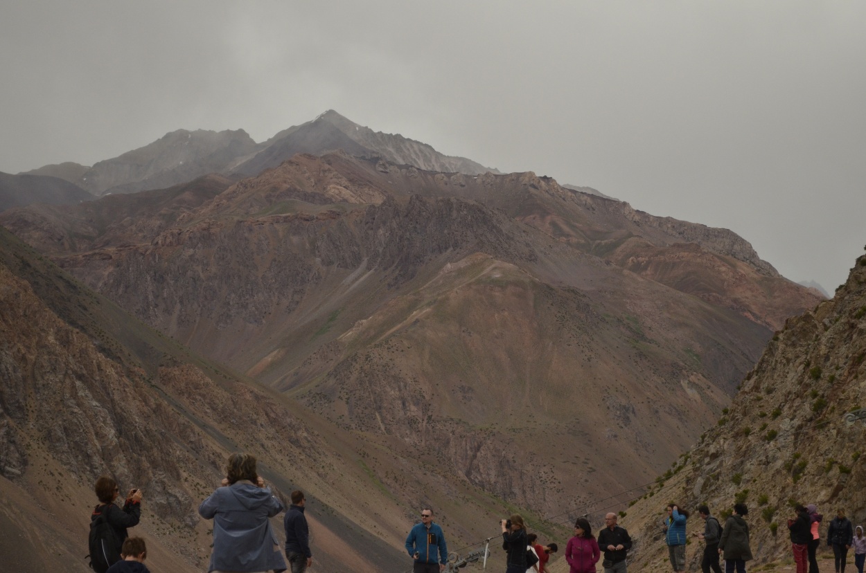 "Turistas en Penitentes Mendoza Argentina." de Ismael Minoves