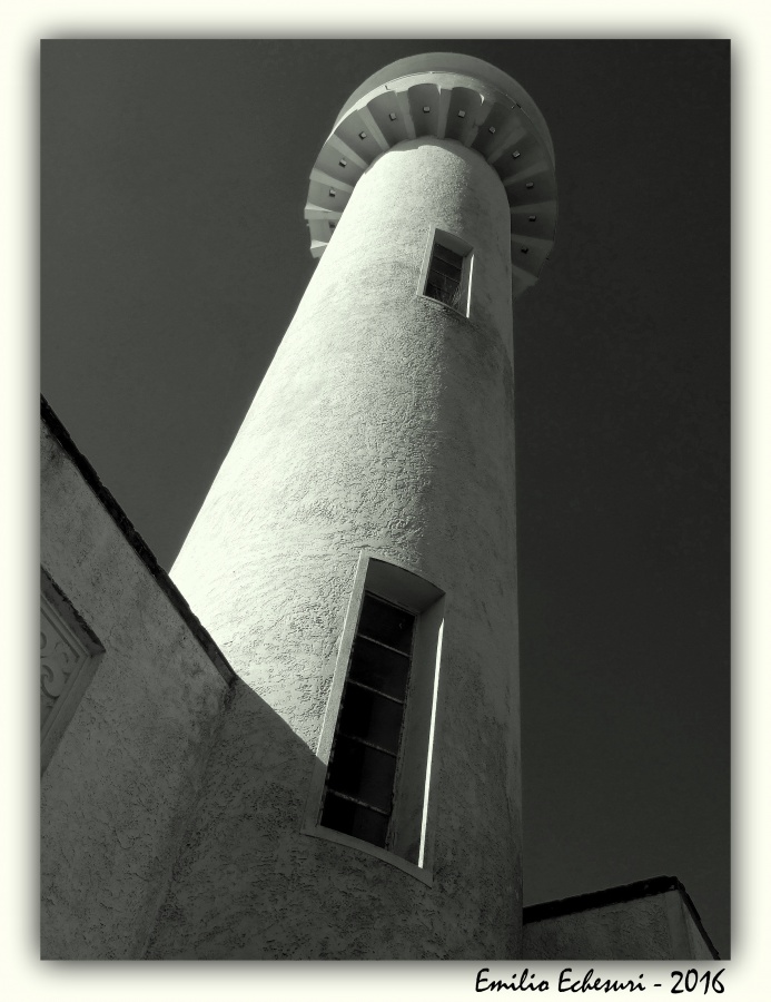 "La torre del museo" de Emilio Echesuri