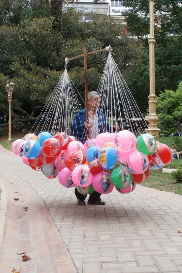 "Lluvia de Globos" de Alejandra Gientikis Tarantino