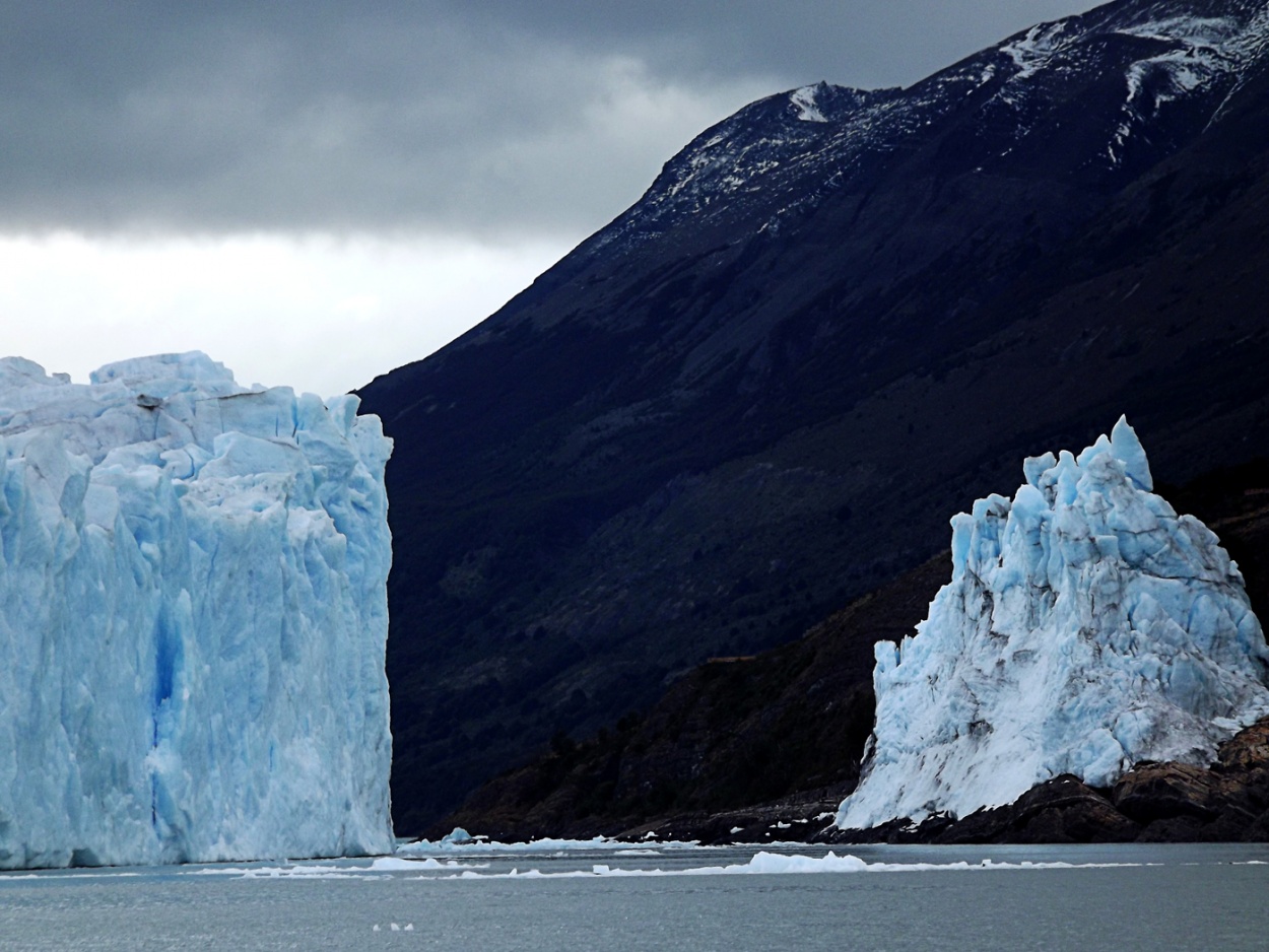 "Glaciar Perito Moreno roto" de Ricardo S. Spinetto