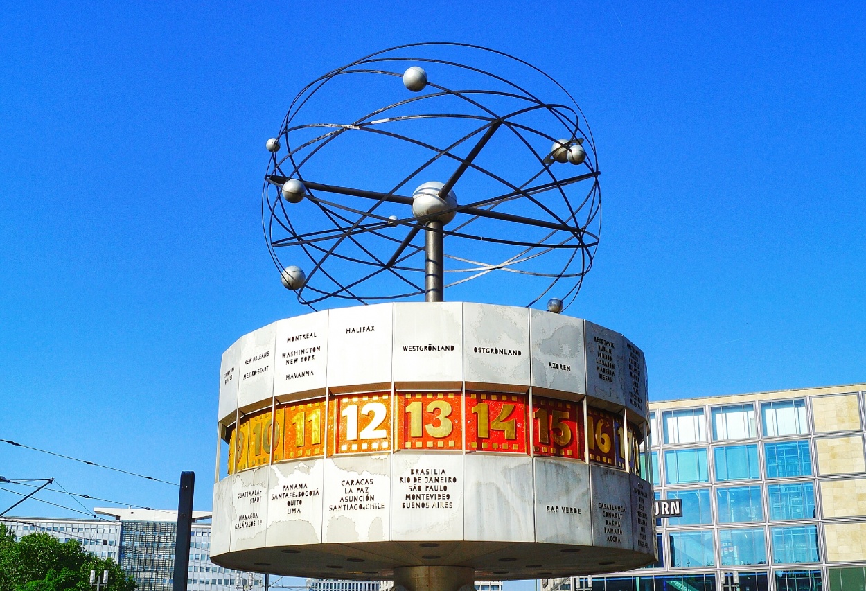 "Reloj mundial, Alexanderplatz, Berlin, Alemania." de Sergio Valdez