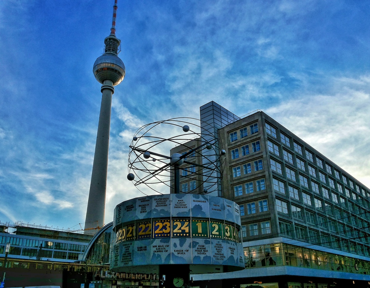 "Alexanderplatz, Berlin, Alemania." de Sergio Valdez