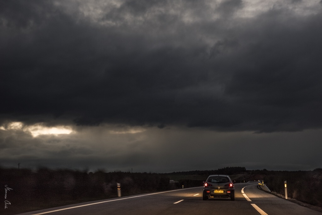 "Nubes de Carretera..." de Carmen Esteban