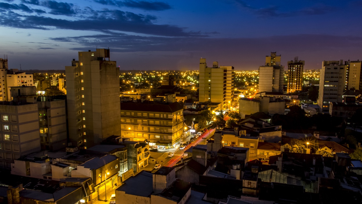 "`Necochea nocturna`" de Nahuel Ruzzo