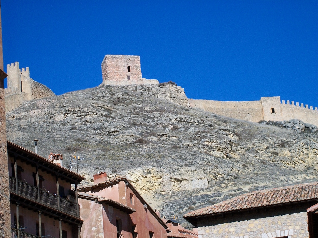 "Muralla protectora" de Miguel Angel Ramon Nicolau Del Roure Garcia de Cas