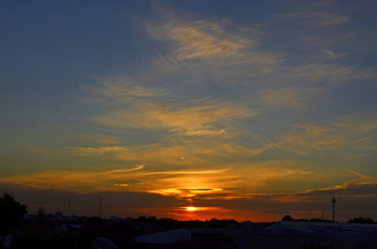 "Atardecel del 7 de mayo" de Monica Rollan