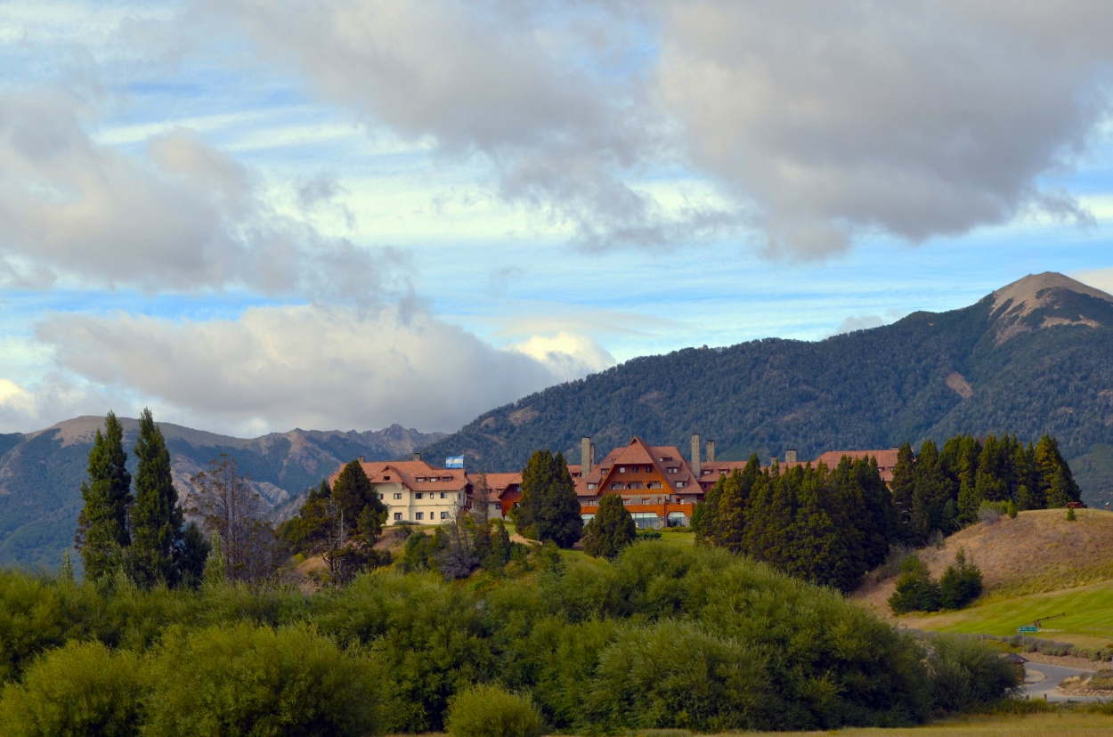 "` Postales Argentinas - Hotel LLao LLao `" de Hector Mao