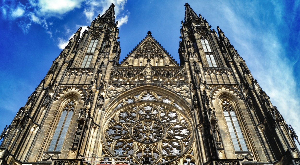 "Catedral de San Vito, castillo de Praga." de Sergio Valdez