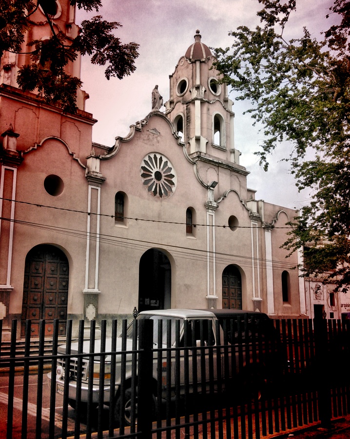 "La iglesia la milagrosa" de Miguel Fernandez Medina ( Elfs )