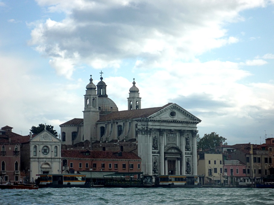 "Llegando a Venecia, Italia" de Ricardo S. Spinetto