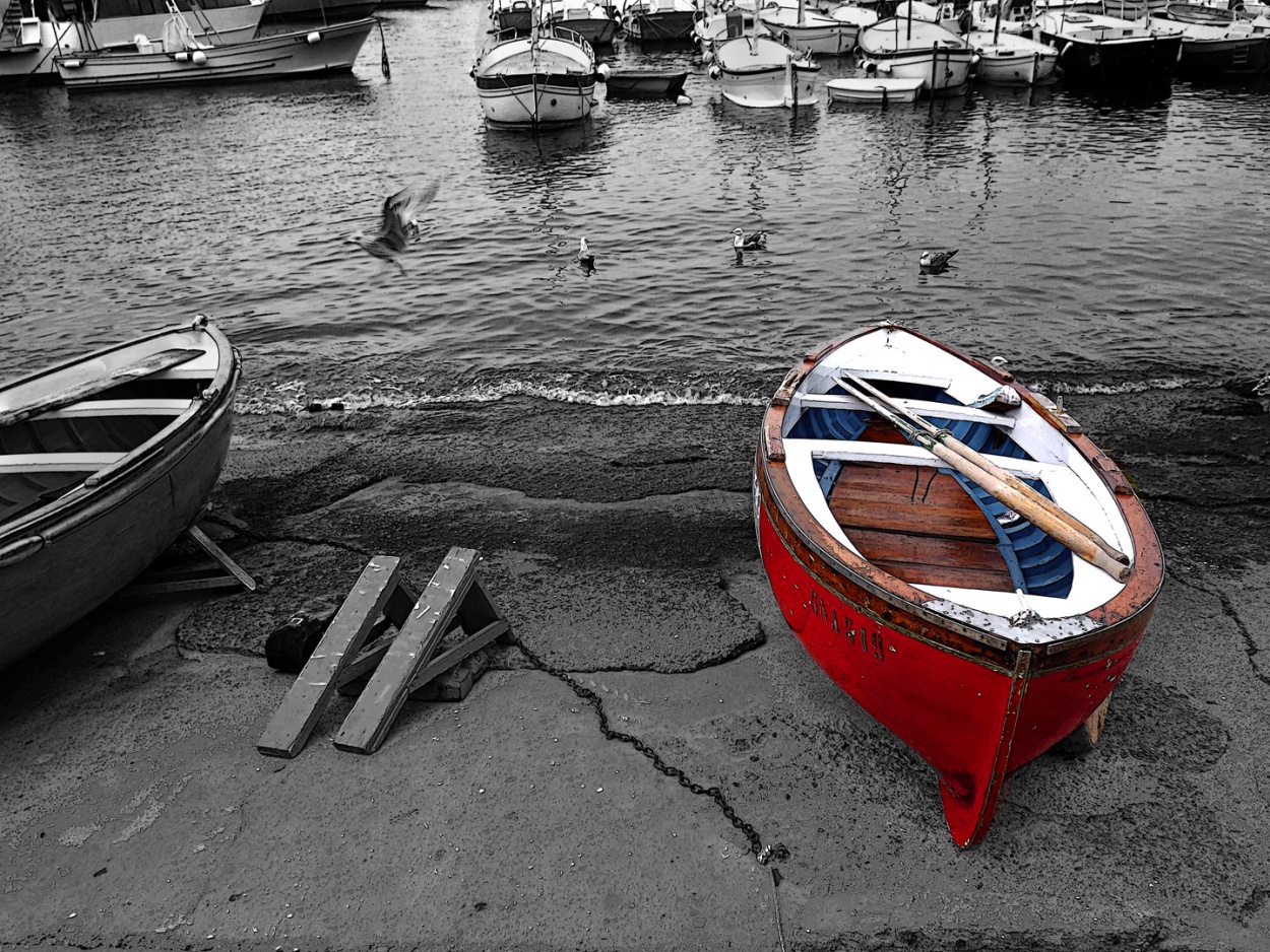 "Bote rojo en Capri" de Ricardo S. Spinetto