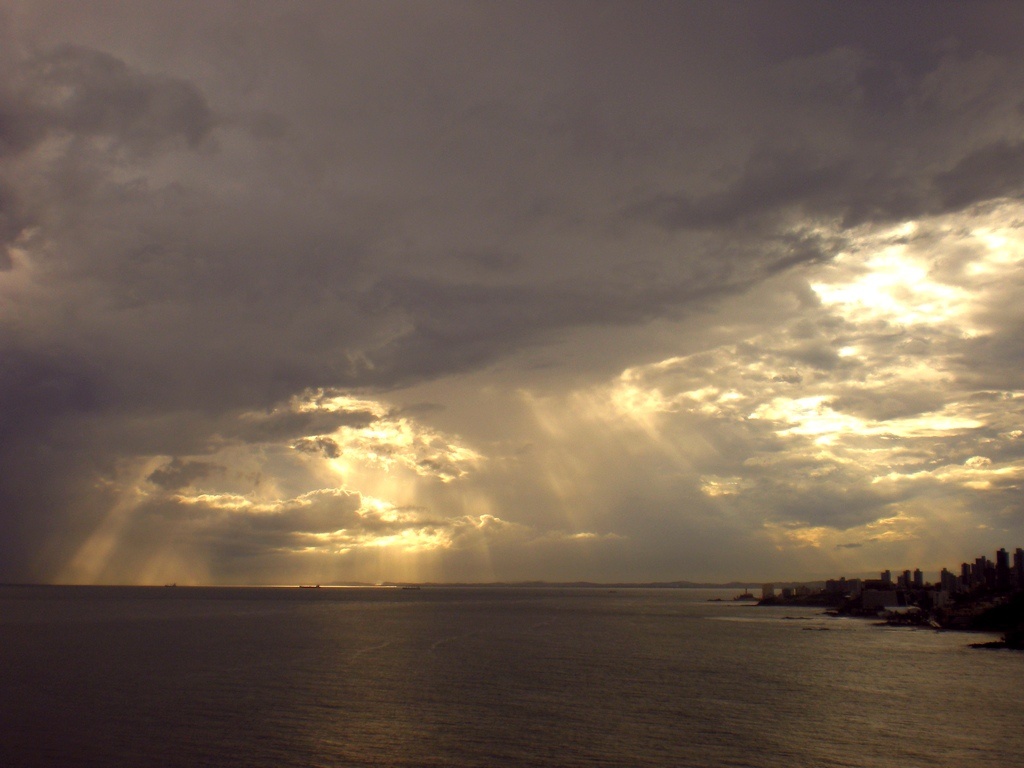 "Entre las nubes." de Carlos E. Wydler