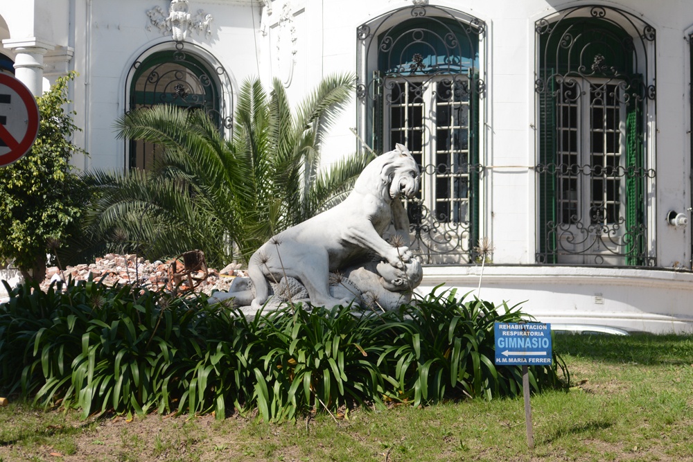 "historia con estatua" de Ricardo Clodomiro Torres