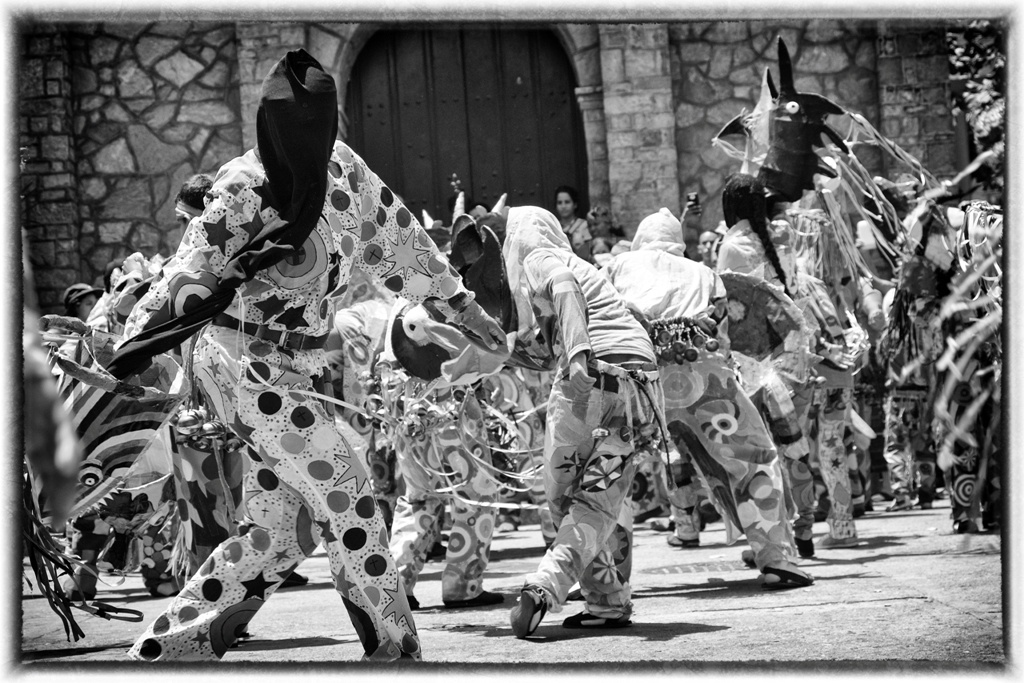 "Diablos Danzantes." de Jorgen Aanguren