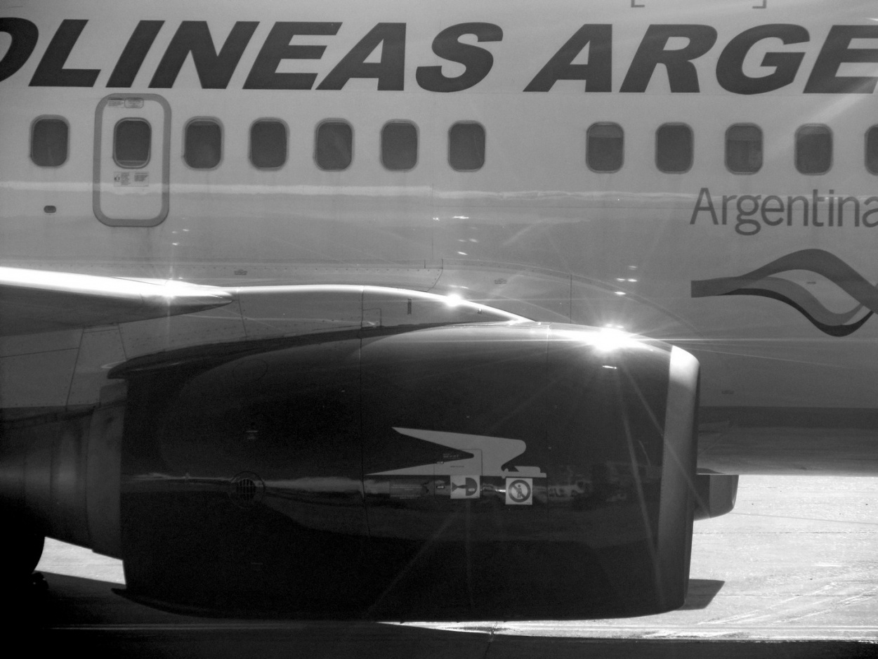 "Aerolineas Argentinas" de Carlos D. Cristina Miguel