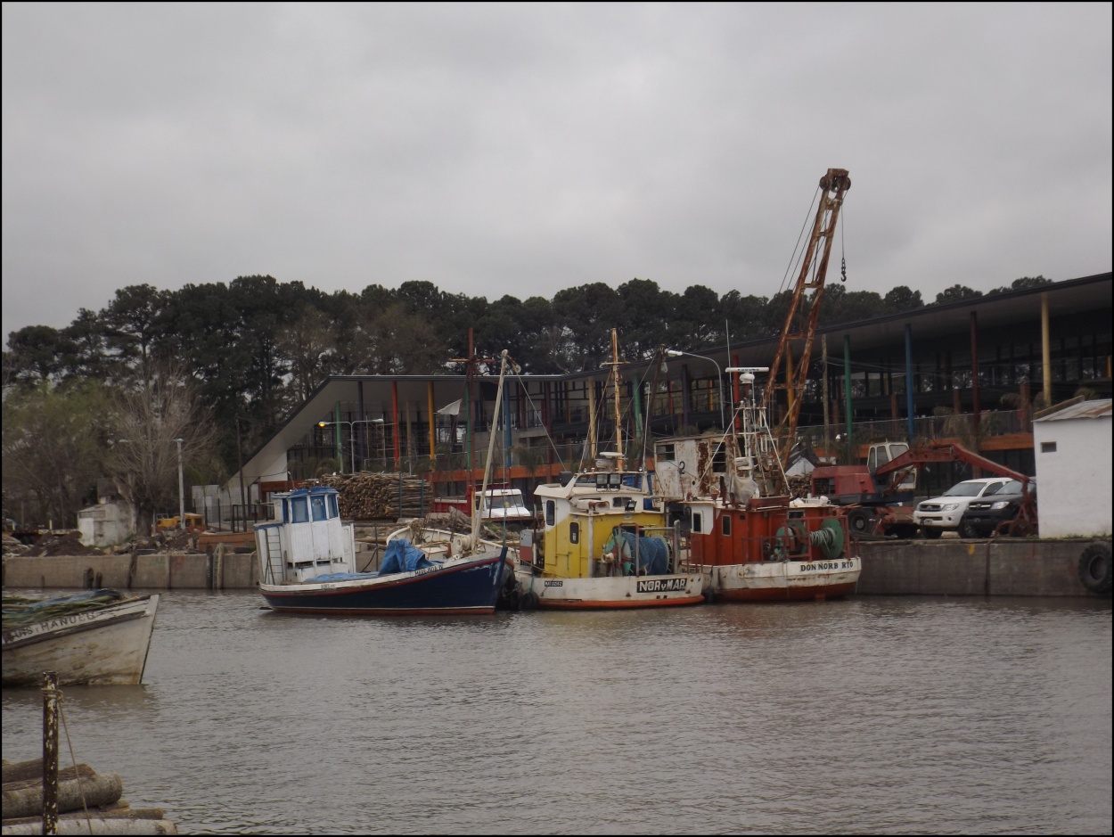 "Puerto de Frutos" de Jimena Aguero