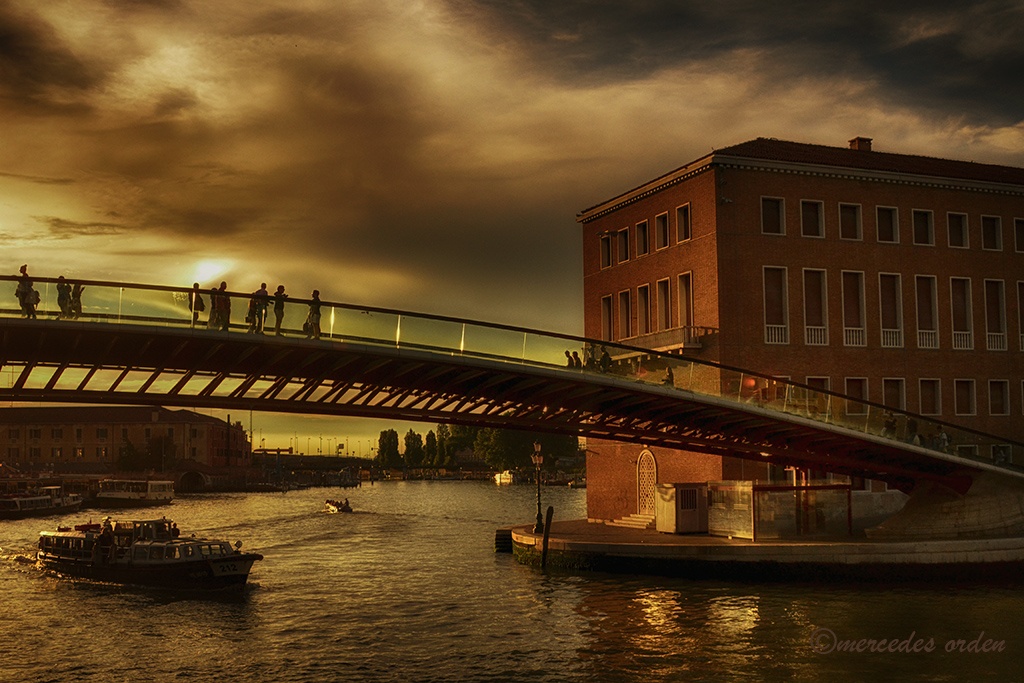 "en el puente" de Mercedes Orden