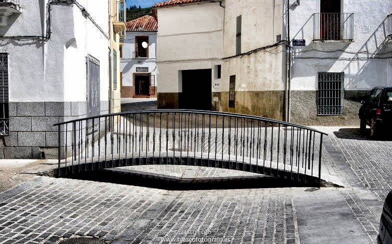 "El puente sin agua" de Luis Blasco Martin