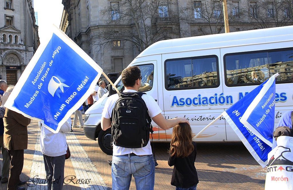 "De generacin en generacin" de Gabriel Rosas