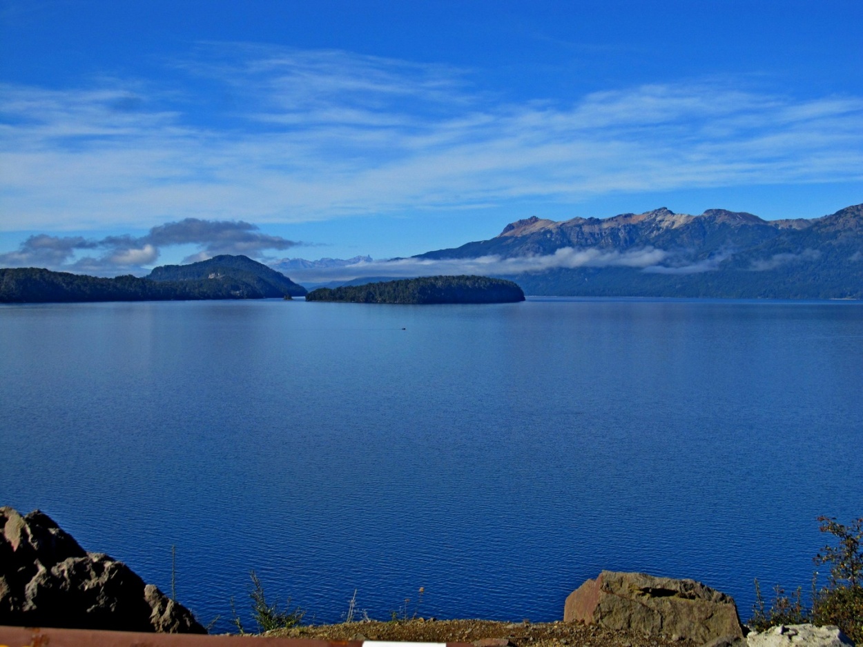 "El lago azul" de Carlos D. Cristina Miguel