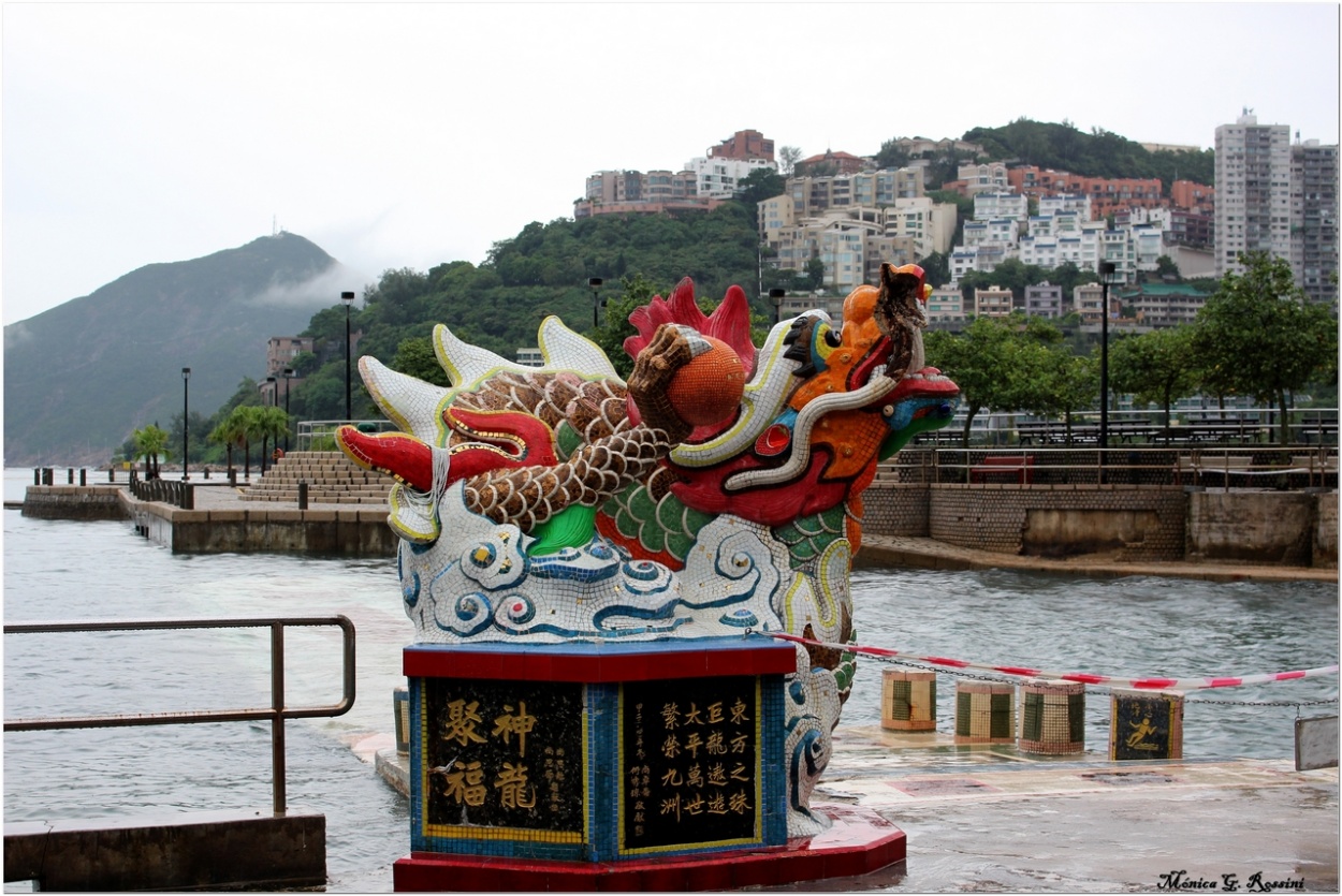 "Paseando por Hong Kong" de Mnica Rossini