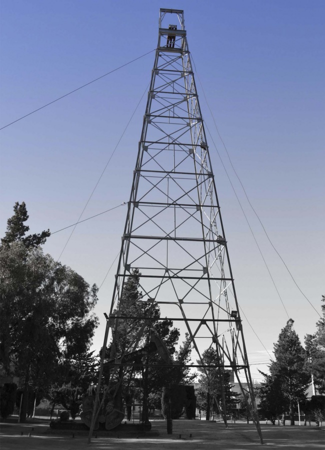 "Antigua Torre Petrolera" de Juan Felippa