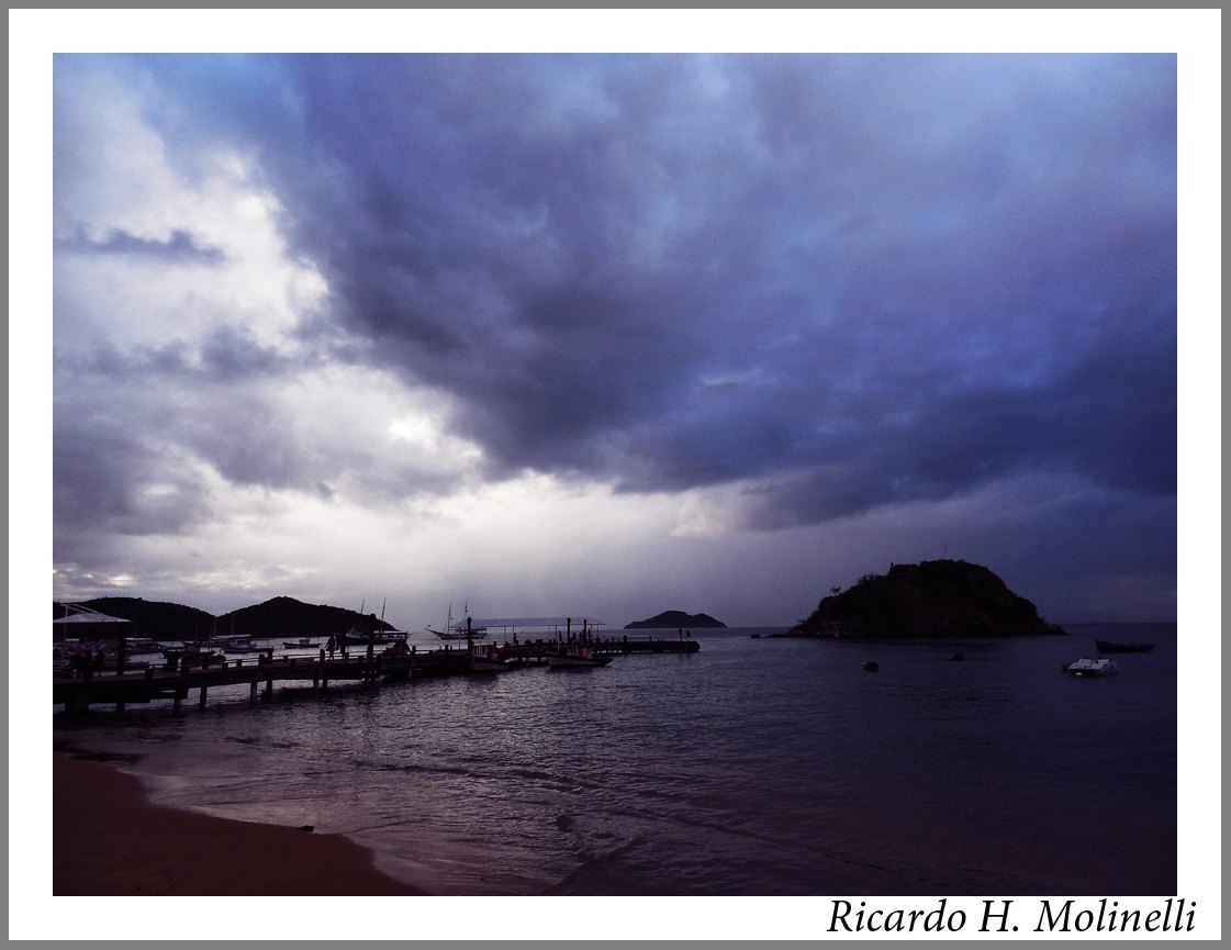 "Viene tormenta" de Ricardo H. Molinelli