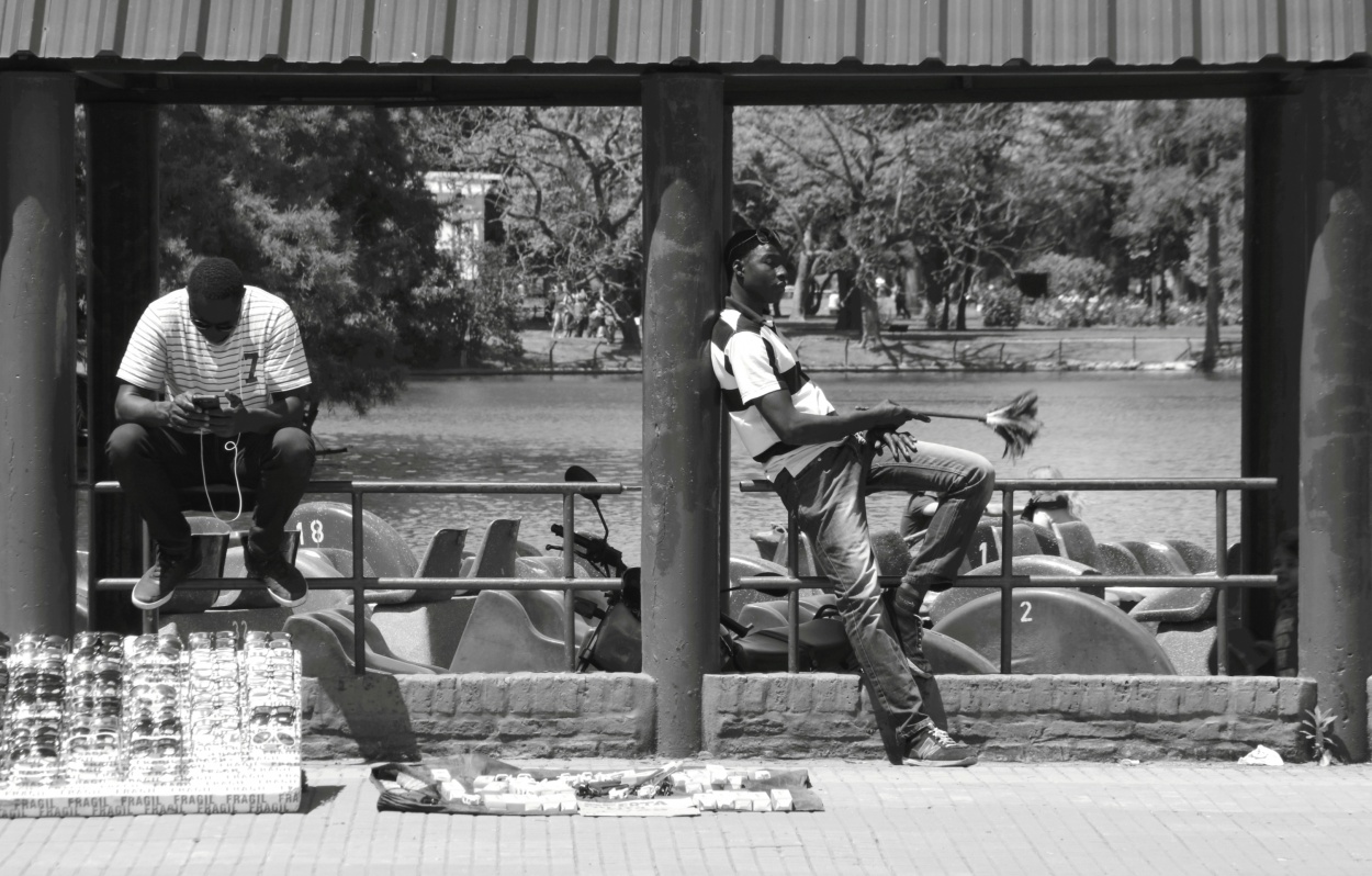 "Esperando clientes." de Francisco Luis Azpiroz Costa