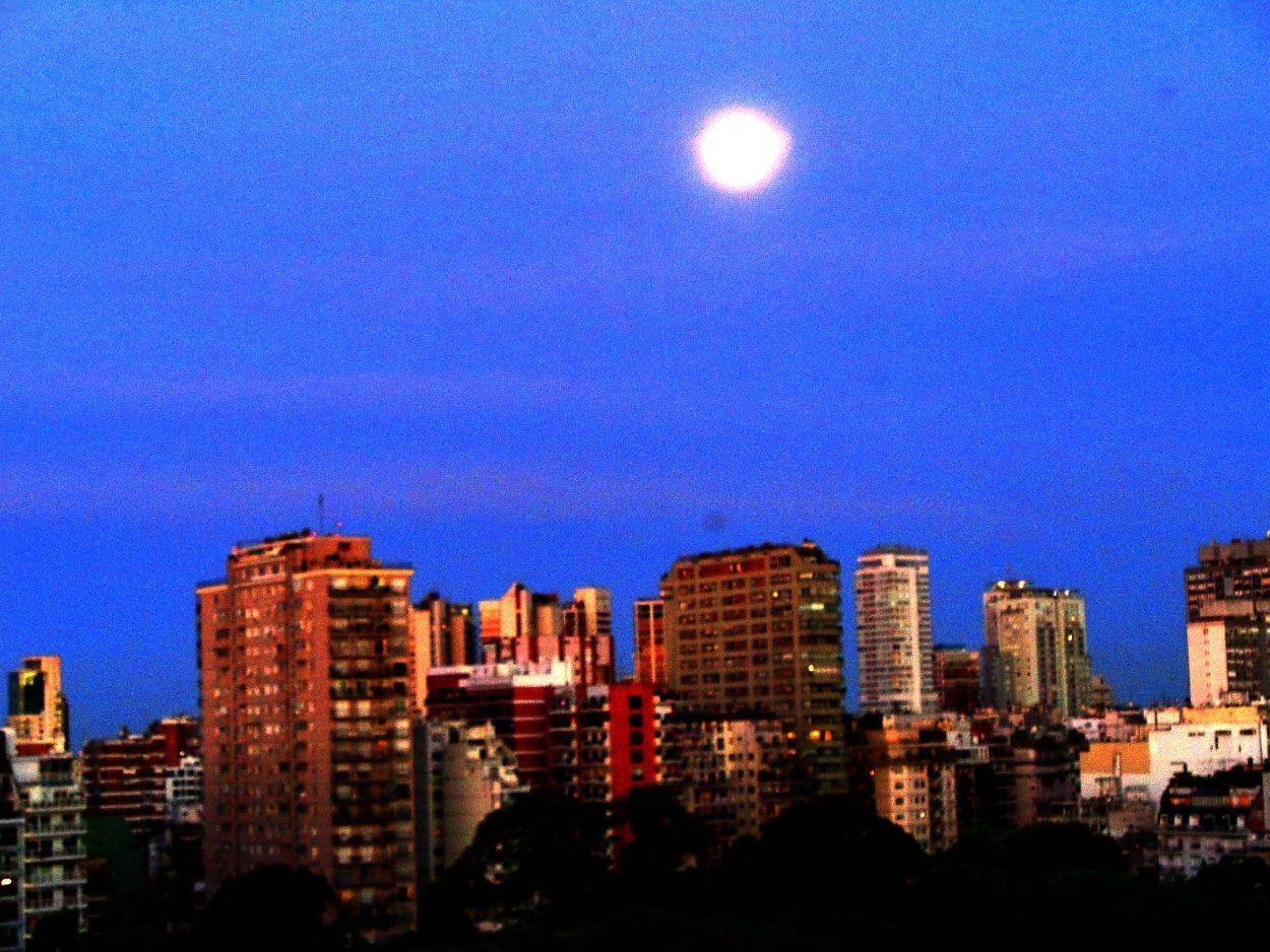 "superluna hoy 20 hs" de Ernesto Grun