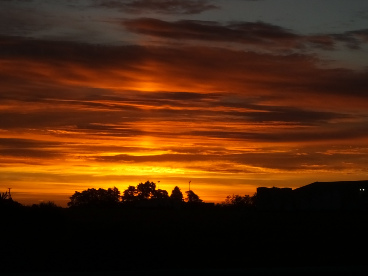 "Otro atardecer rojizo (ayer)" de Juan Fco. Fernndez