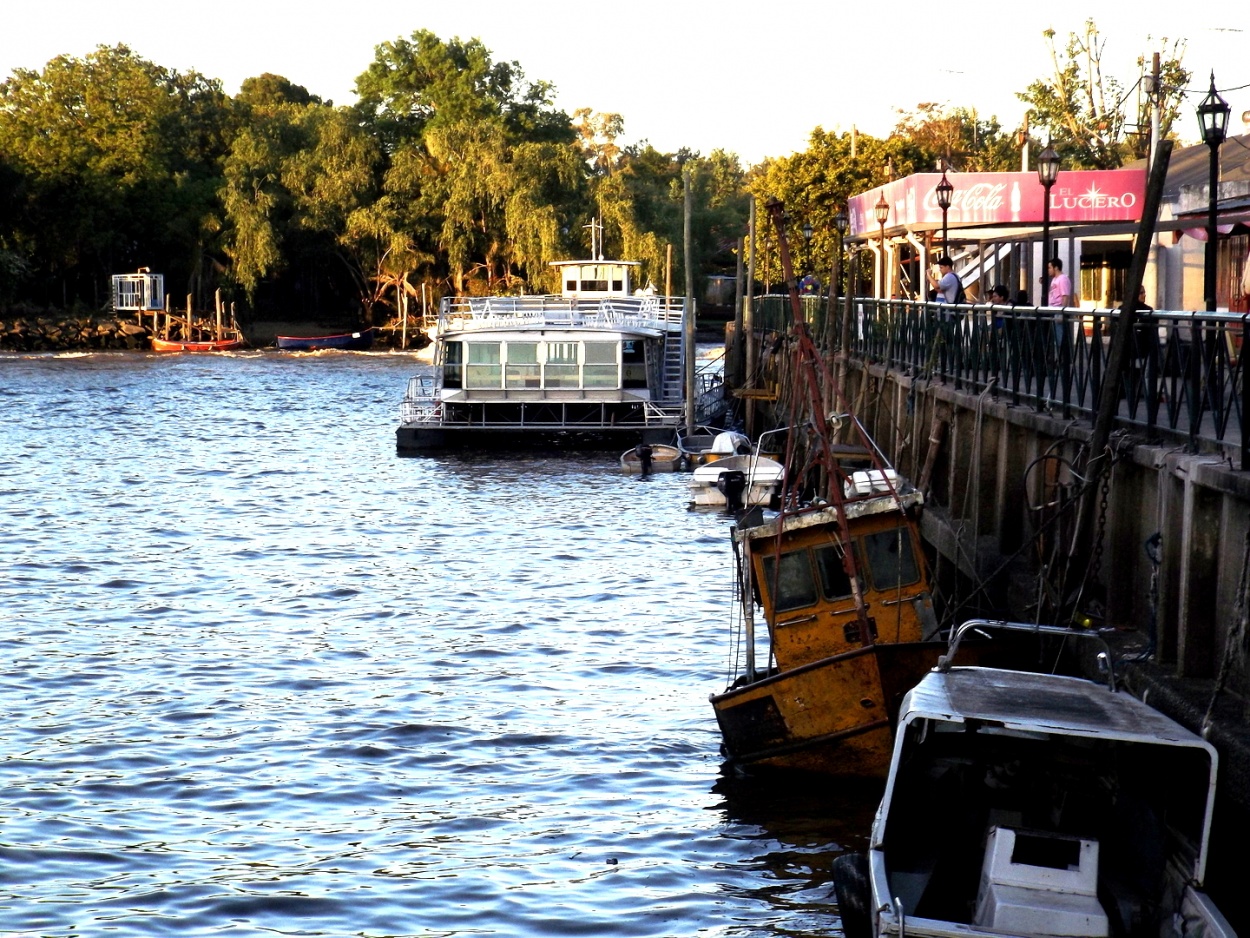 "Puerto de Frutos Tigre" de Jimena Aguero