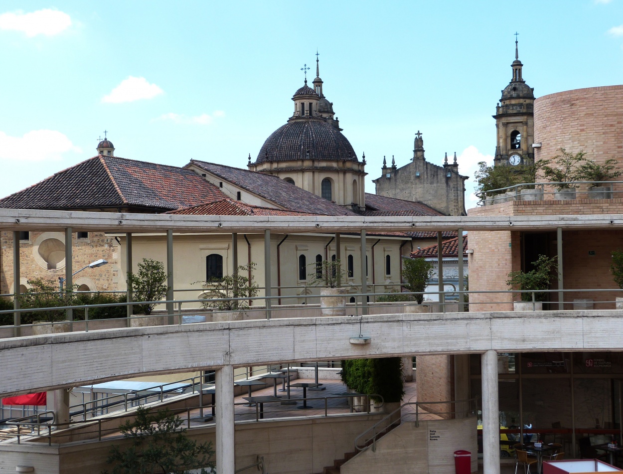 "Centro Cultural Gabriel Garca Mrquez" de Leonardo Donnet