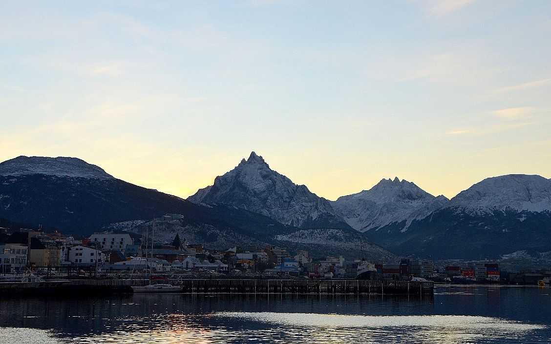 "Amanece en los Andes Fueguinos" de Jose Torino