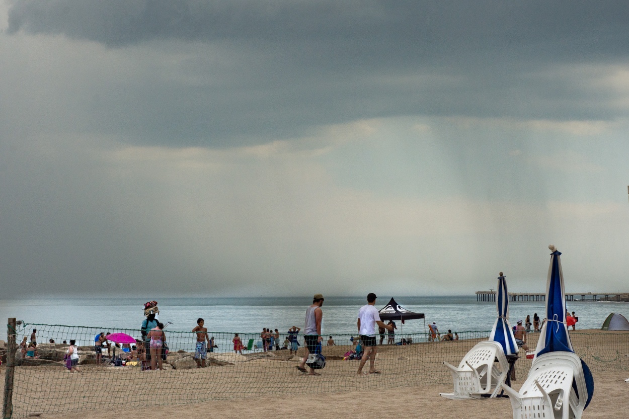 "` TORMENTA EN EL MAR `" de Graciela Larrama