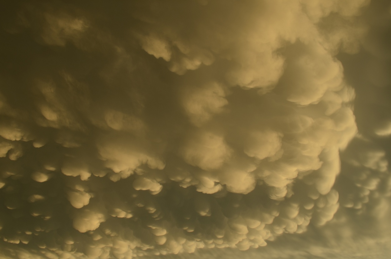 "El cielo se visti de Nubes." de Ismael Minoves