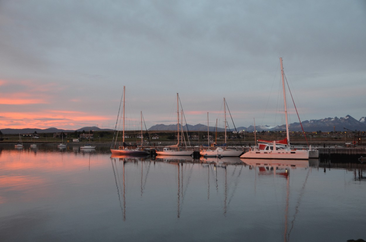 "Marina del Nutico Ushuaia" de Jose Torino