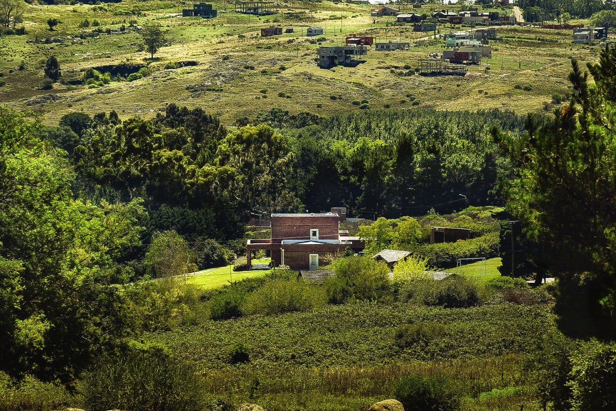 "` VIVIR EN LAS SIERRAS `" de Graciela Larrama