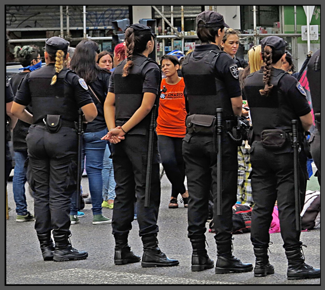 "Mujeres enfrentadas" de Jorge Vicente Molinari