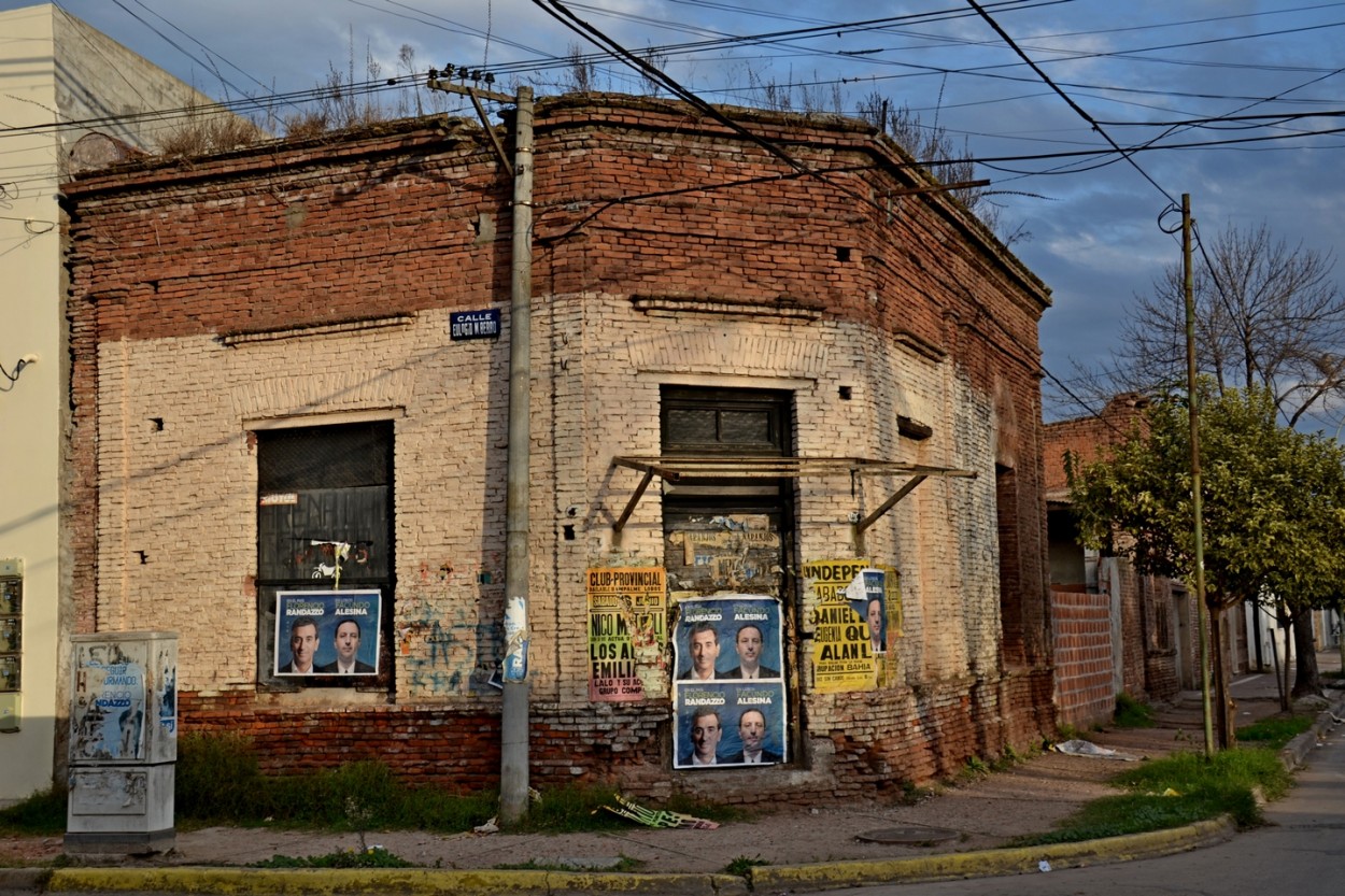 "Una vieja esquina de Lobos" de Carlos D. Cristina Miguel