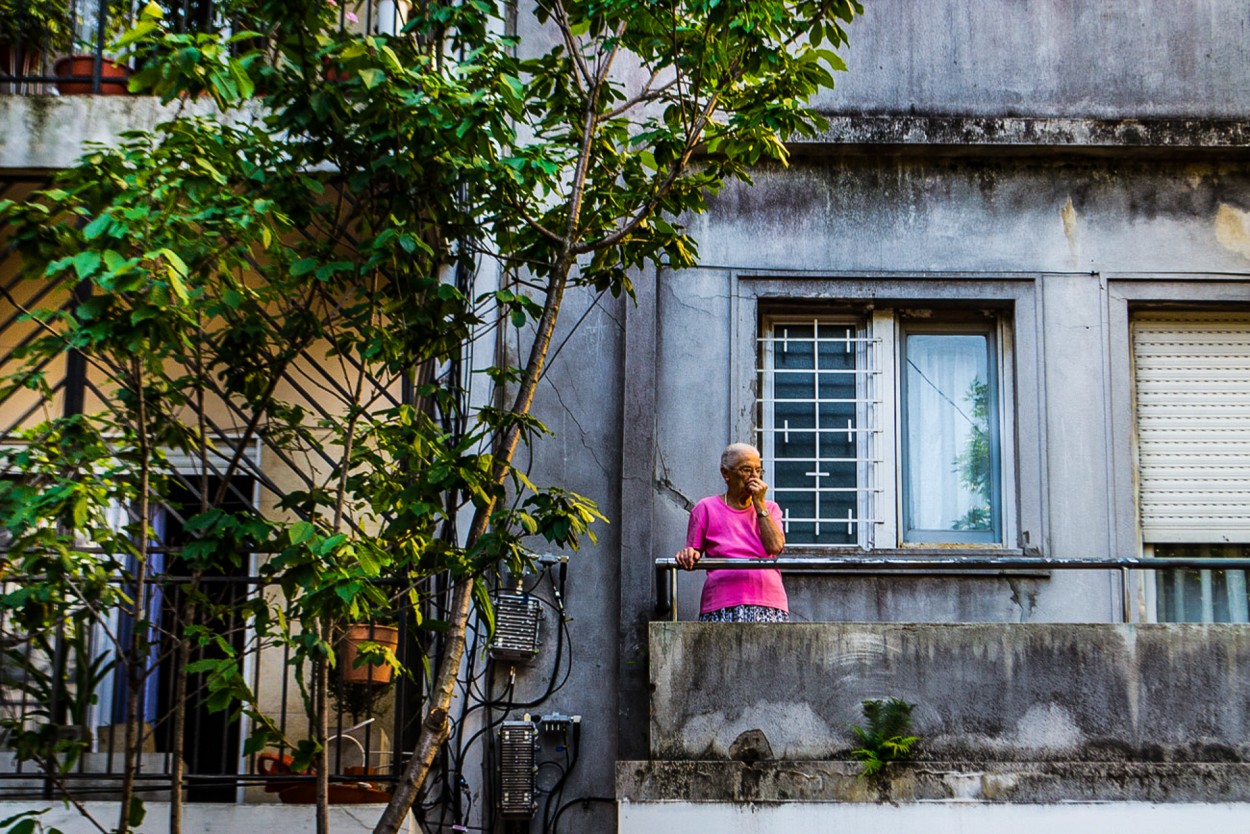 "` LA ABUELA.`" de Graciela Larrama