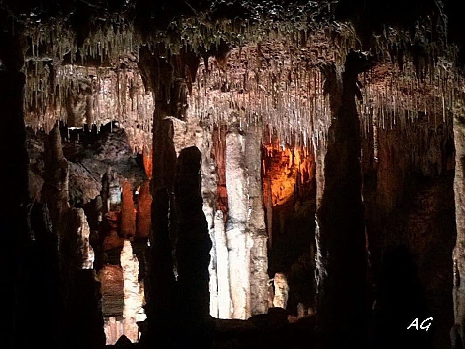 "Cuevas del Drac" de Ana Giorno